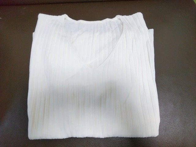 SHEINの服Vネックリブニット